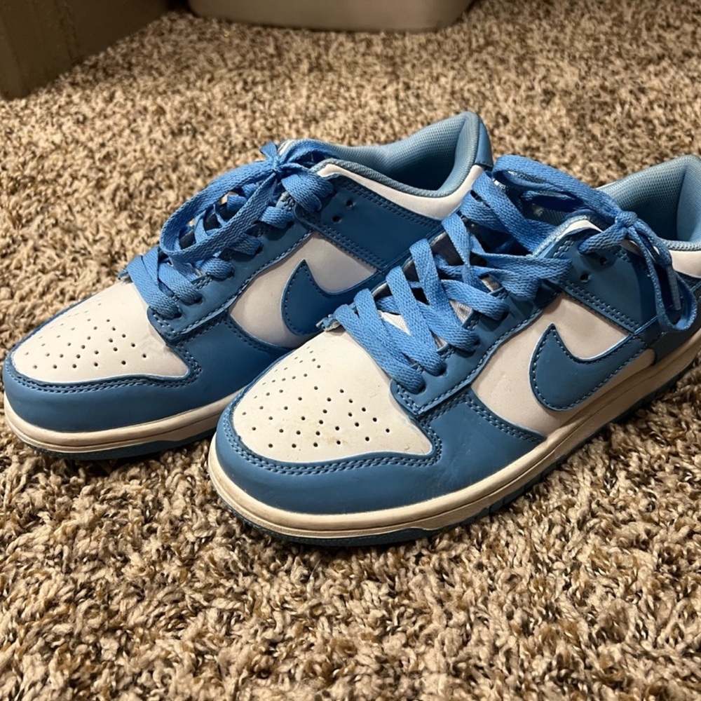 - Nike Dunk Low UNC Blue